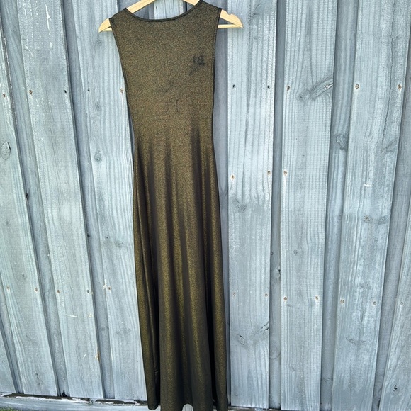 Elegant Black and Gold Women's Dress - Picture 2 of 5